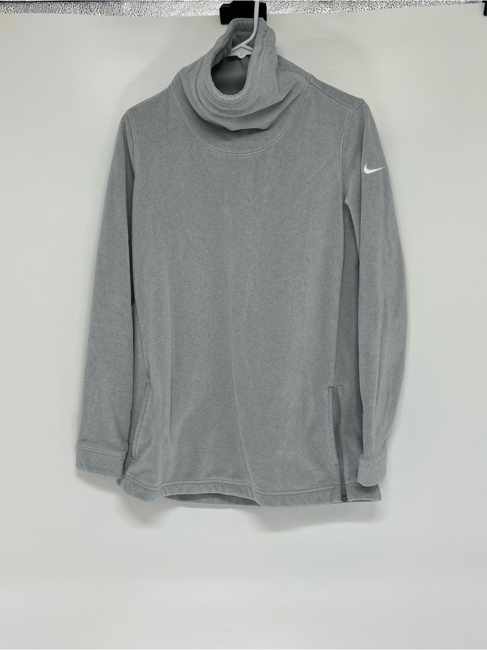 Nike fleece turtle neck sweater women’s medium